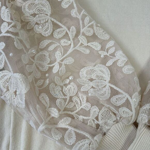 NWOT‎ Sioni Ivory V Neck Sweater Lace Beaded Sleeves Size XS - Picture 6 of 7